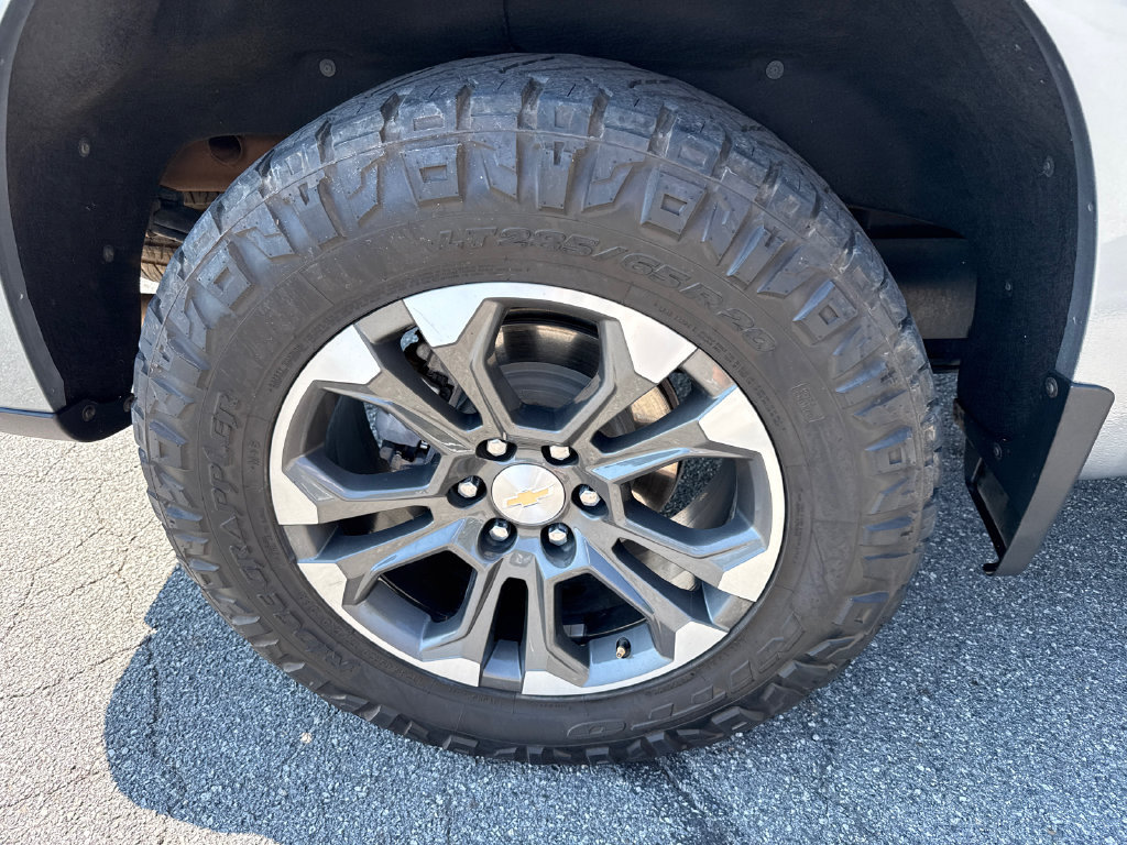 Used 2024 Chevrolet Silverado 1500 High Country w/ Technology Package AWD/4WD image 19