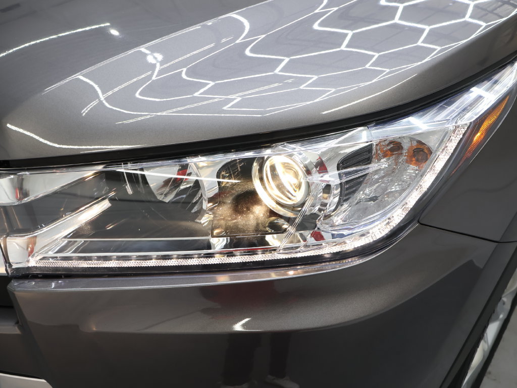 Used 2018 Toyota Highlander Limited w/ Carpet Mat Package (TMS) AWD/4WD image 29