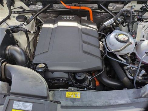 Used 2020 Audi Q5 e Premium Plus w/ Premium Plus Package image 24