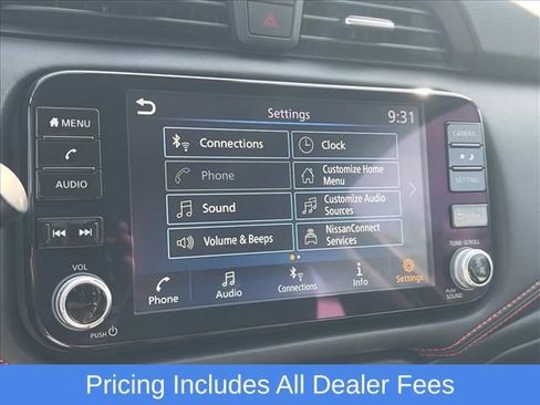 Used 2025 Nissan Versa SR FWD image 12