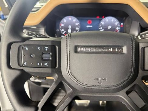 Certified 2025 Land Rover Defender 110 V8 AWD/4WD image 18