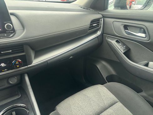 Used 2025 Nissan Rogue SV FWD image 37