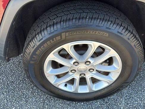 Used 2021 Jeep Grand Cherokee Laredo X image 10