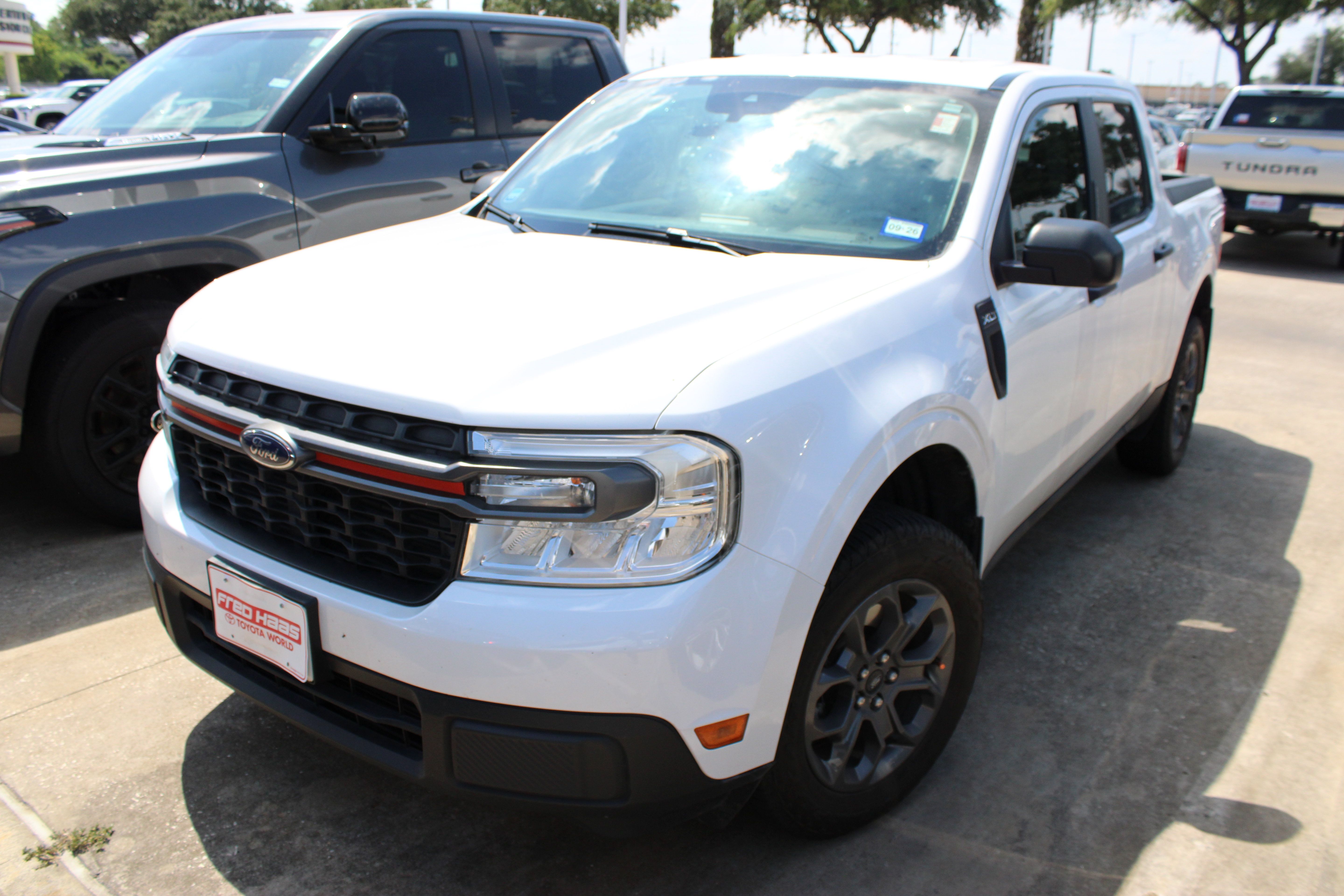 Used 2023 Ford Maverick XLT FWD image 4