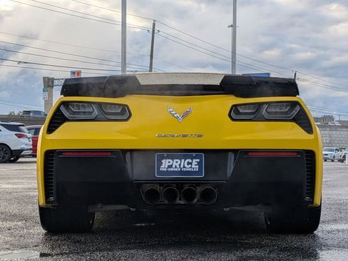 Used 2015 Chevrolet Corvette Z06 w/ 3LZ Preferred Equipment Group image 6