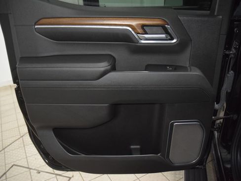 Used 2024 Chevrolet Silverado 1500 High Country w/ High Country Premium Package AWD/4WD image 49