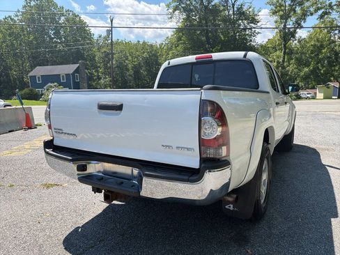 Used 2011 Toyota Tacoma 4x4 Double Cab w/ SR5 Pkg #2 image 14