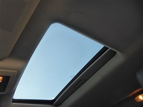 Used 2011 RAM 1500 Laramie image 15