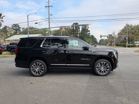 New 2026 GMC Yukon Denali w/ Sun & Power Step Package image 4