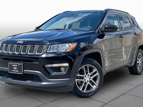 Used 2020 Jeep Compass Latitude AWD/4WD image 35