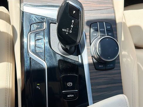 Used 2023 BMW 540i w/ Premium Package RWD image 29