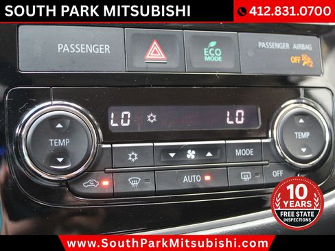 Used 2017 Mitsubishi Outlander SEL AWD/4WD image 25