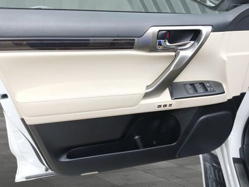 Certified 2023 Lexus GX 460 Premium w/ Premium Package AWD/4WD image 8