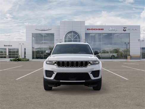 New 2025 Jeep Grand Cherokee Laredo X w/ Luxury Tech Group I image 6