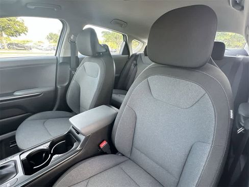 New 2025 Kia K4 LX image 14