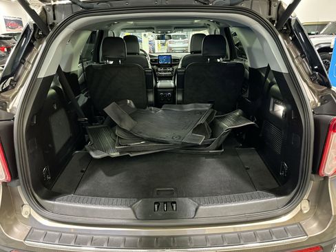 Used 2021 Ford Explorer Limited w/ Equipment Group 301A image 36