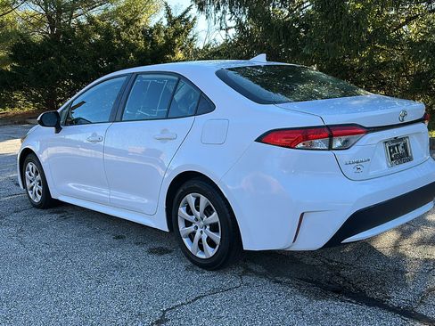 Used 2022 Toyota Corolla LE image 8