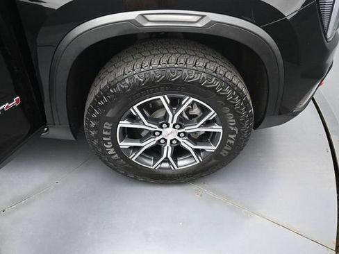 Used 2024 GMC Acadia AT4 w/ Luxury Package AWD/4WD image 43