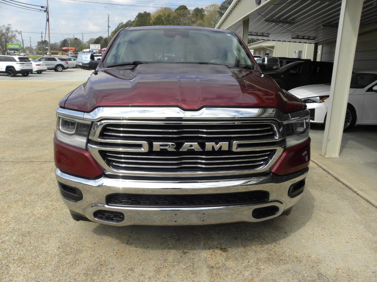 Used 2022 RAM 1500 Laramie AWD/4WD image 3