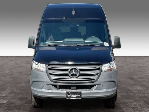 Used 2023 Mercedes-Benz Sprinter 2500 image 2