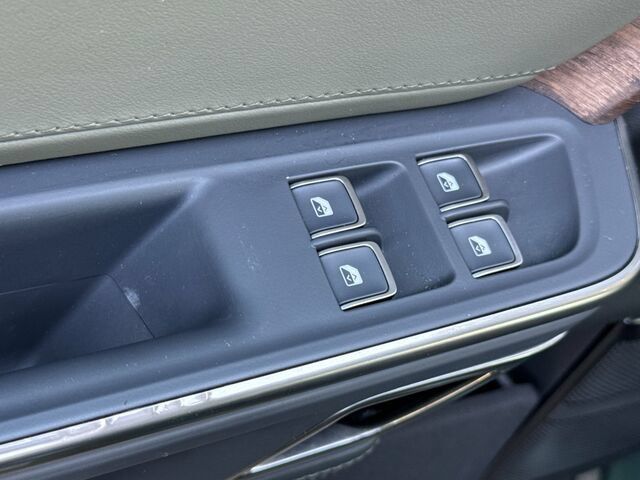 Used 2023 Rivian R1T Adventure Dual AWD/4WD image 14