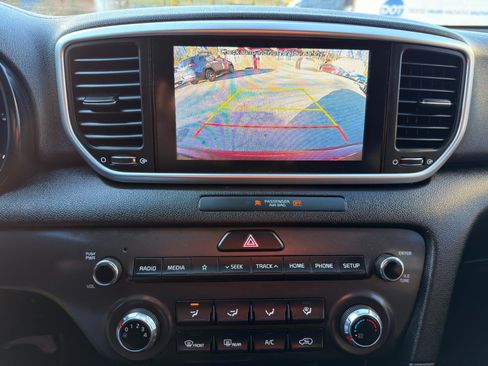 Used 2020 Kia Sportage LX image 21