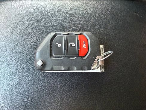 Used 2021 Jeep Wrangler Unlimited Sport image 25