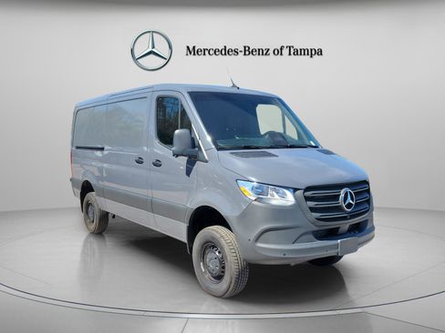 Used 2025 Mercedes-Benz Sprinter 2500 image 6