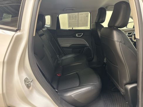 Used 2022 Jeep Compass Latitude w/ Convenience Group AWD/4WD image 19