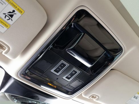 Used 2017 Land Rover Range Rover HSE image 25