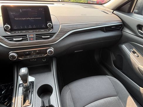 Used 2025 Nissan Altima 2.5 SV FWD image 35