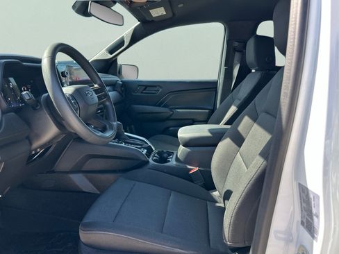 Used 2024 Chevrolet Colorado Trail Boss w/ Technology Package AWD/4WD image 9
