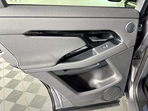 Used 2024 Land Rover Range Rover Evoque Dynamic SE image 25