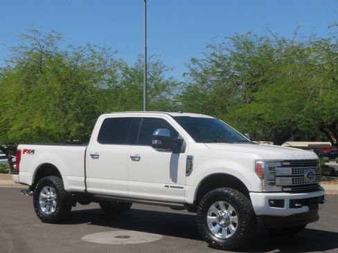 Used 2019 Ford F250 Platinum w/ Platinum Ultimate Package AWD/4WD image 4