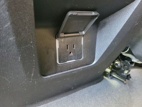 Used 2021 Chevrolet Suburban High Country image 14