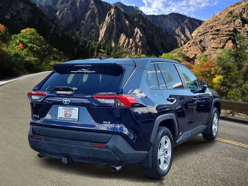 Used 2020 Toyota RAV4 XLE w/ Convenience Package AWD/4WD image 3