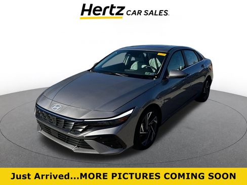 Used 2025 Hyundai Elantra Limited image 1