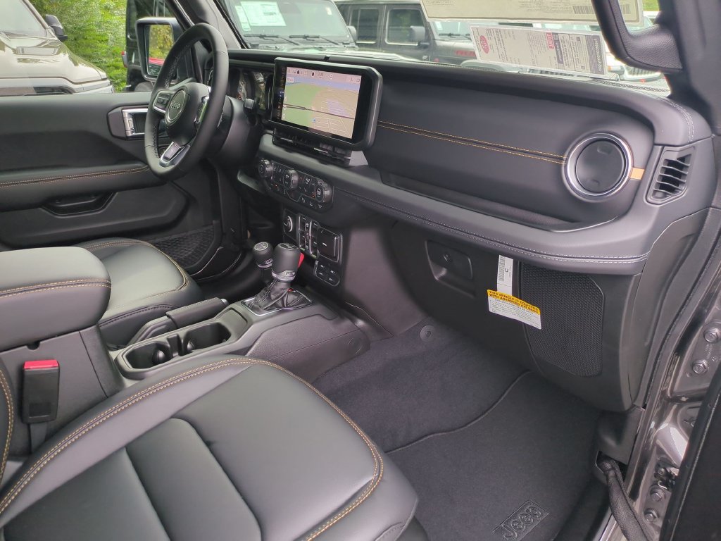 New 2027 Jeep Wrangler Unlimited Sahara AWD/4WD image 35