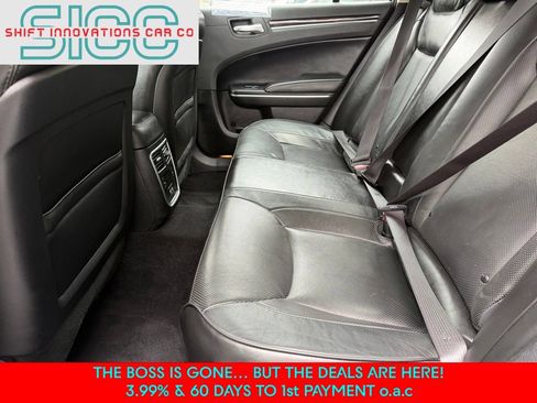 Used 2019 Chrysler 300 Limited RWD image 16
