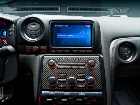 Used 2013 Nissan GT-R Black Edition image 53