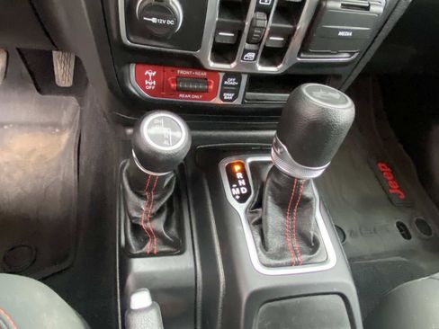 Used 2021 Jeep Wrangler Unlimited Rubicon image 25