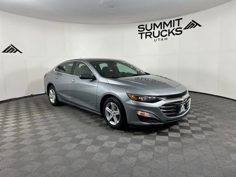 Used 2024 Chevrolet Malibu LS FWD image 2