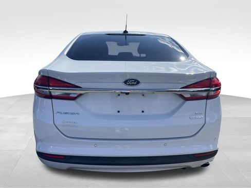 Used 2017 Ford Fusion SE w/ Fusion SE Technology Package image 13