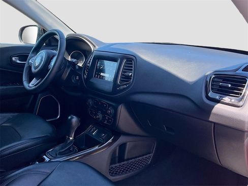 Used 2021 Jeep Compass Latitude image 27