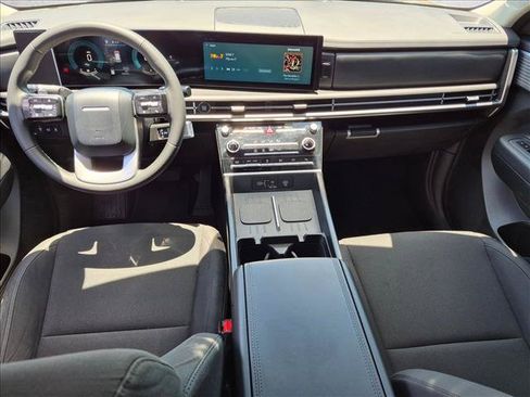 Used 2025 Hyundai Santa Fe SE FWD image 14