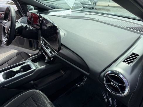 Used 2025 Chevrolet Equinox EV LT FWD image 32