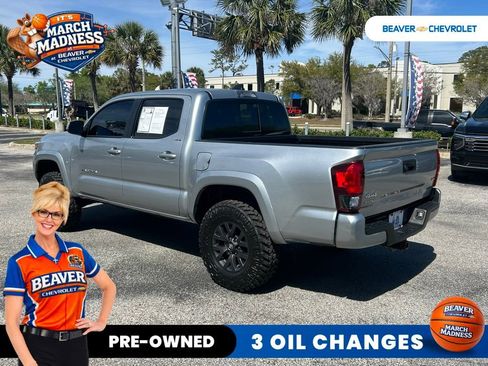 Used 2023 Toyota Tacoma SR5 w/ Technology Package image 5