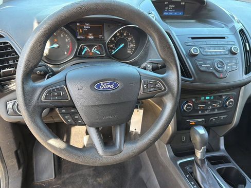 Used 2017 Ford Escape SE FWD image 12