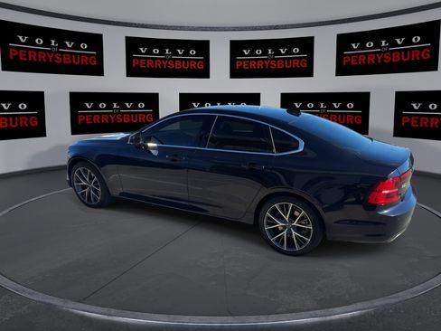 Used 2017 Volvo S90 T6 Momentum w/ Vision Package image 6