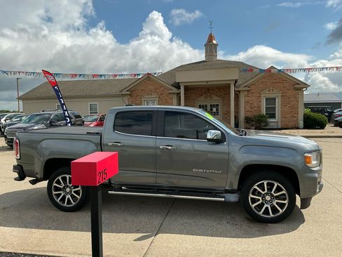 Used 2022 GMC Canyon Denali RWD image 4